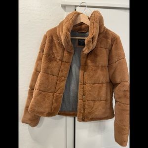 A&F MINI PUFFER FAUX FUR JACKET